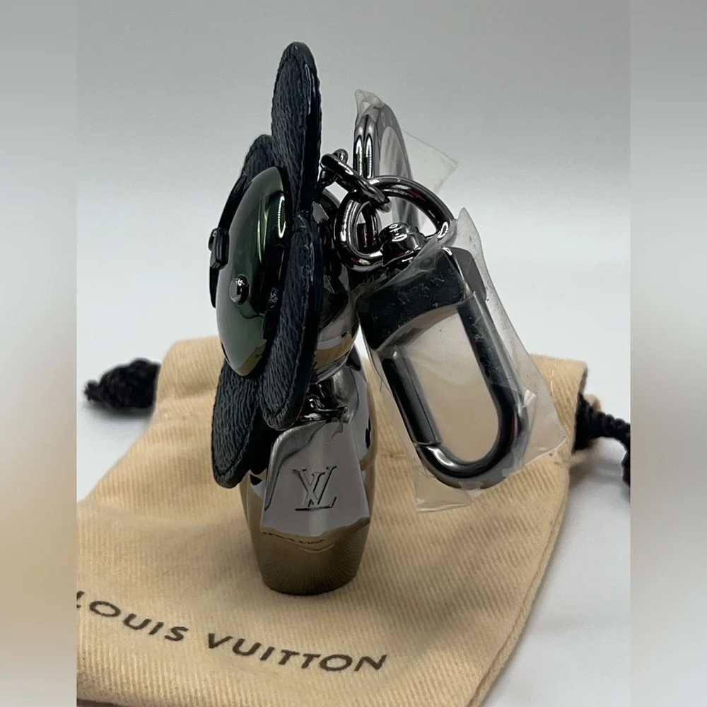 LOUIS VUITTON Monogram Eclipse Vivienne Keychain Bag Charm Holder Spaceman Grey